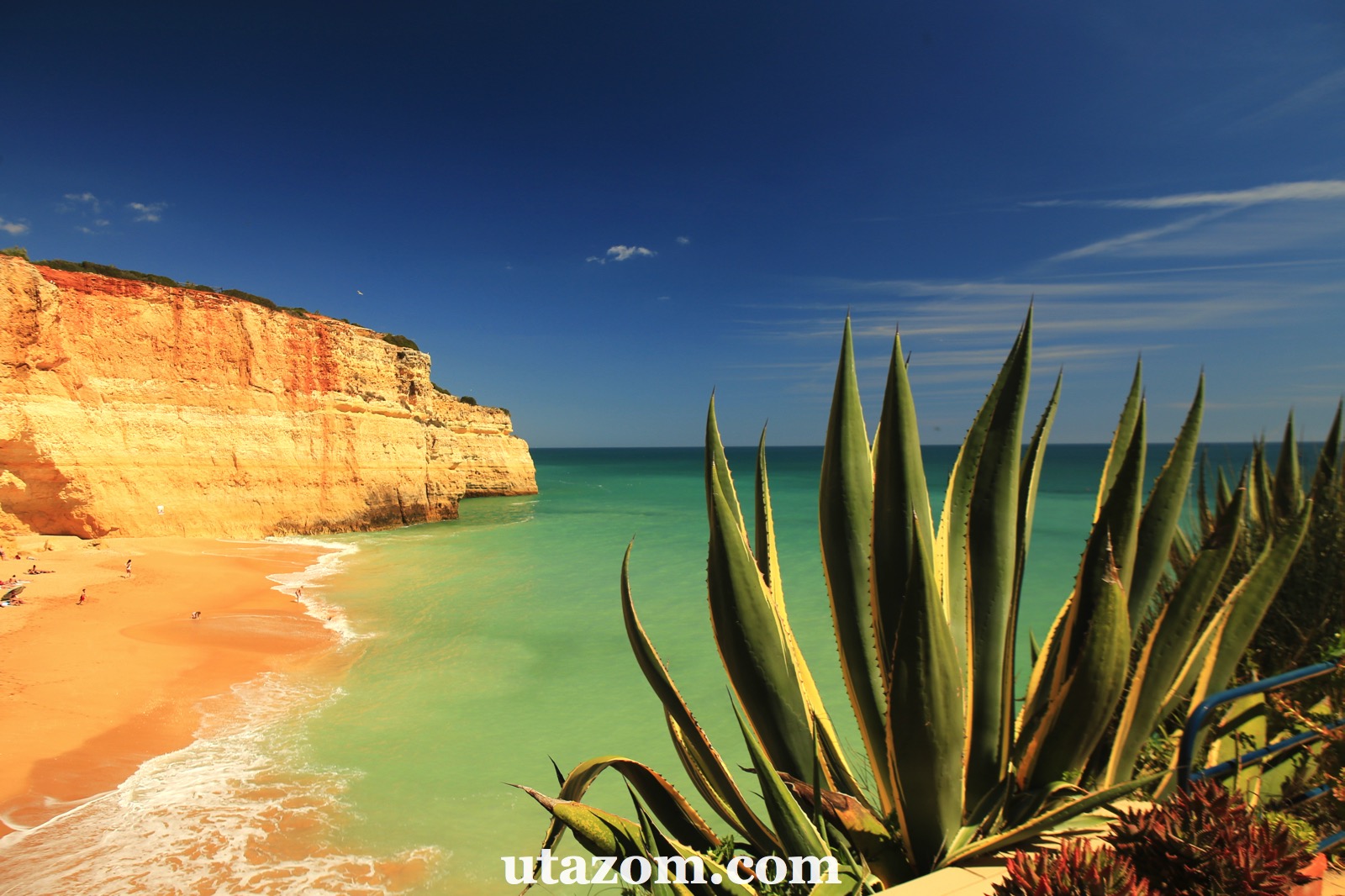 Algarve legjobb strandjai Benagil Portug lia Messzi t jak